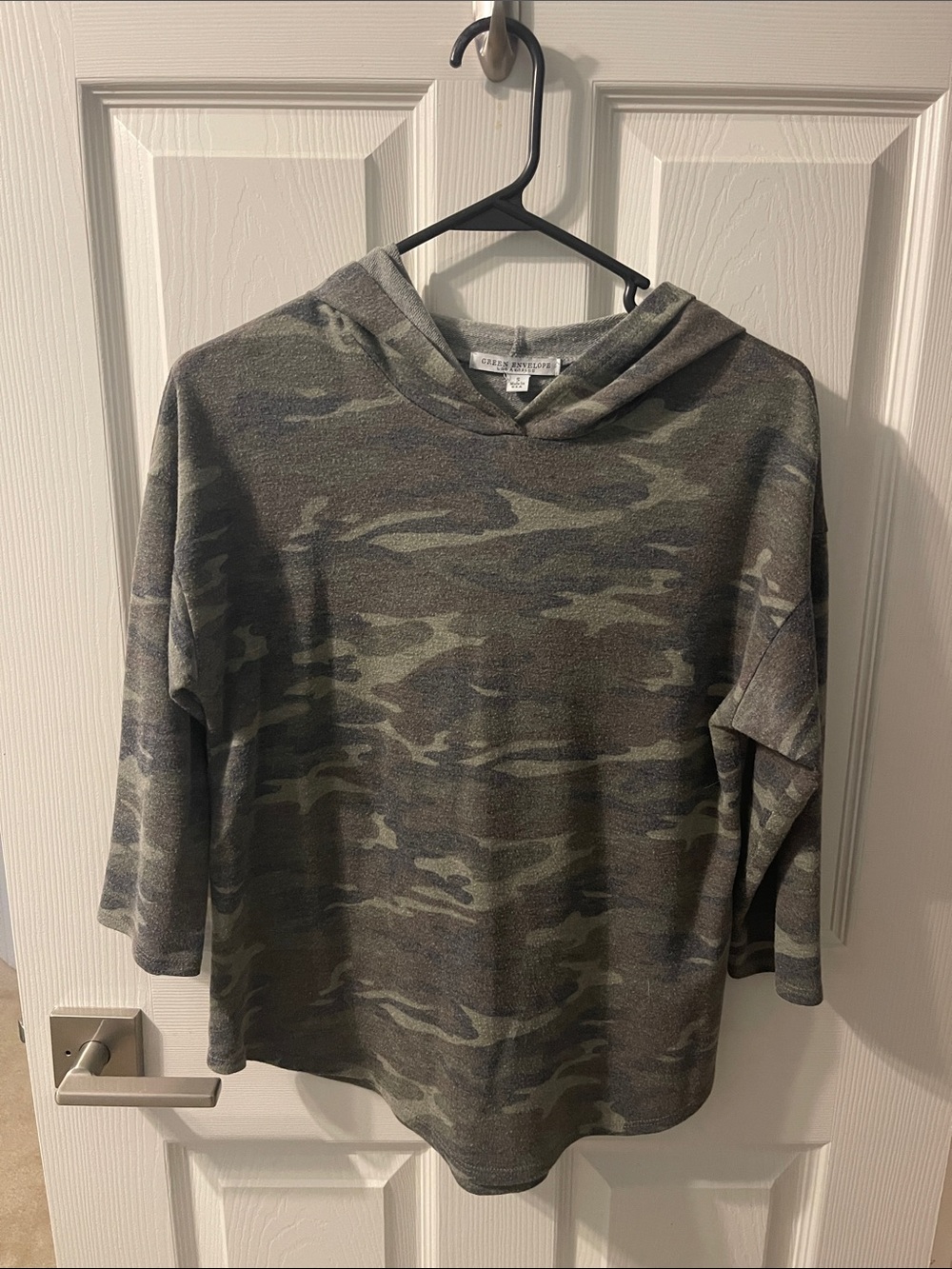 Green Envelope Gray Camouflage 3/4 sleeve Pullover with hood